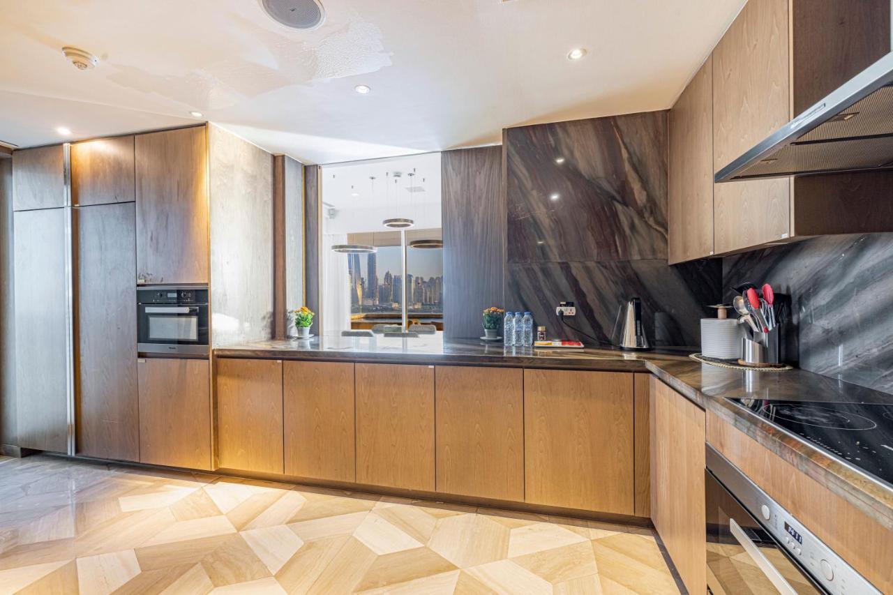 Отель Five Palm Luxury Penthouse Full Marina View & Private Pool Дубай Экстерьер фото